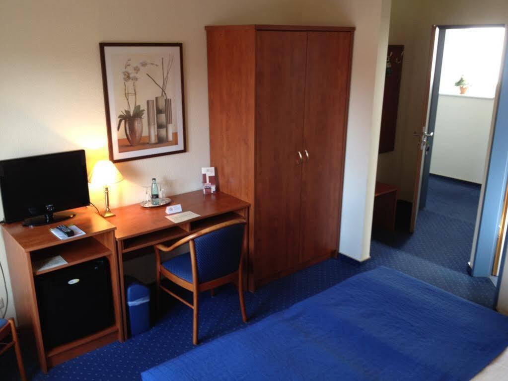Klausdorfer Hof Hotel Schwentinental Екстериор снимка